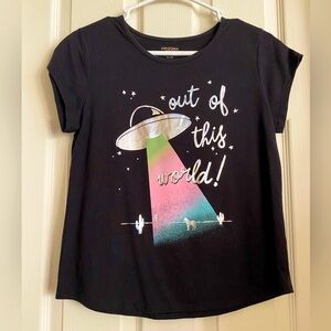 NWOT Arizona Girl’s 18 PLUS Spaceship Tshirt Black